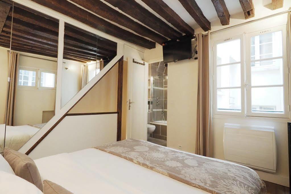 Louvre Parisian Duplex Apartment Exterior photo